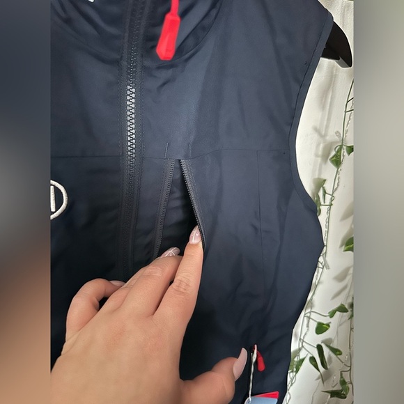 Helly Hansen Black Vest for Men - Picture 4 of 15